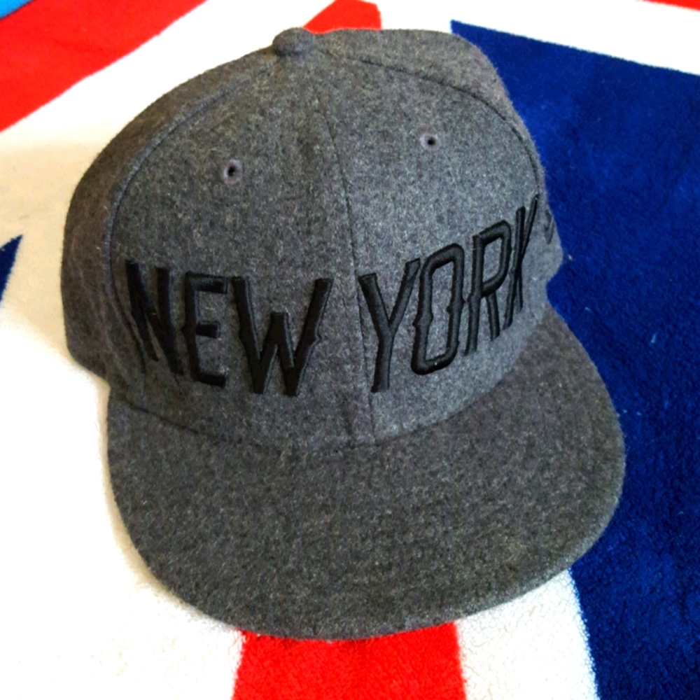 Marc by Marc Jacobs fitted hat